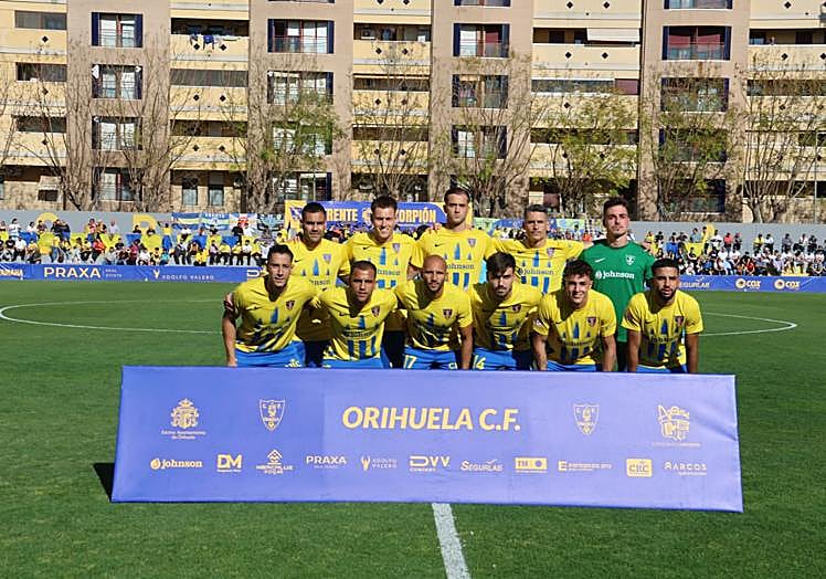 Alineación del Orihuela CF ante el Linense, este domingo.
