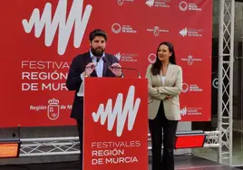 López Miras y Carmen Conesa, este lunes, tras la reunión con promotores privados de festivales de música en vivo de la Región de Murcia.