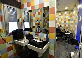 Clases de la Escuela de Música de El Palmar, en los camerinos.