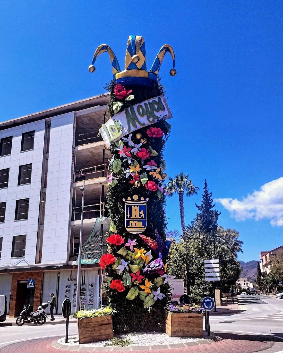 Monolito instalado en el centro de la localidad.