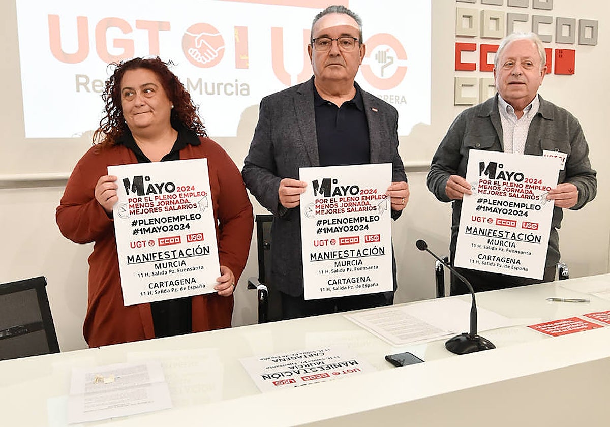 Julia Martínez (USO), Santiago Navarro (CC OO) y Antonio Jiménez (UGT).