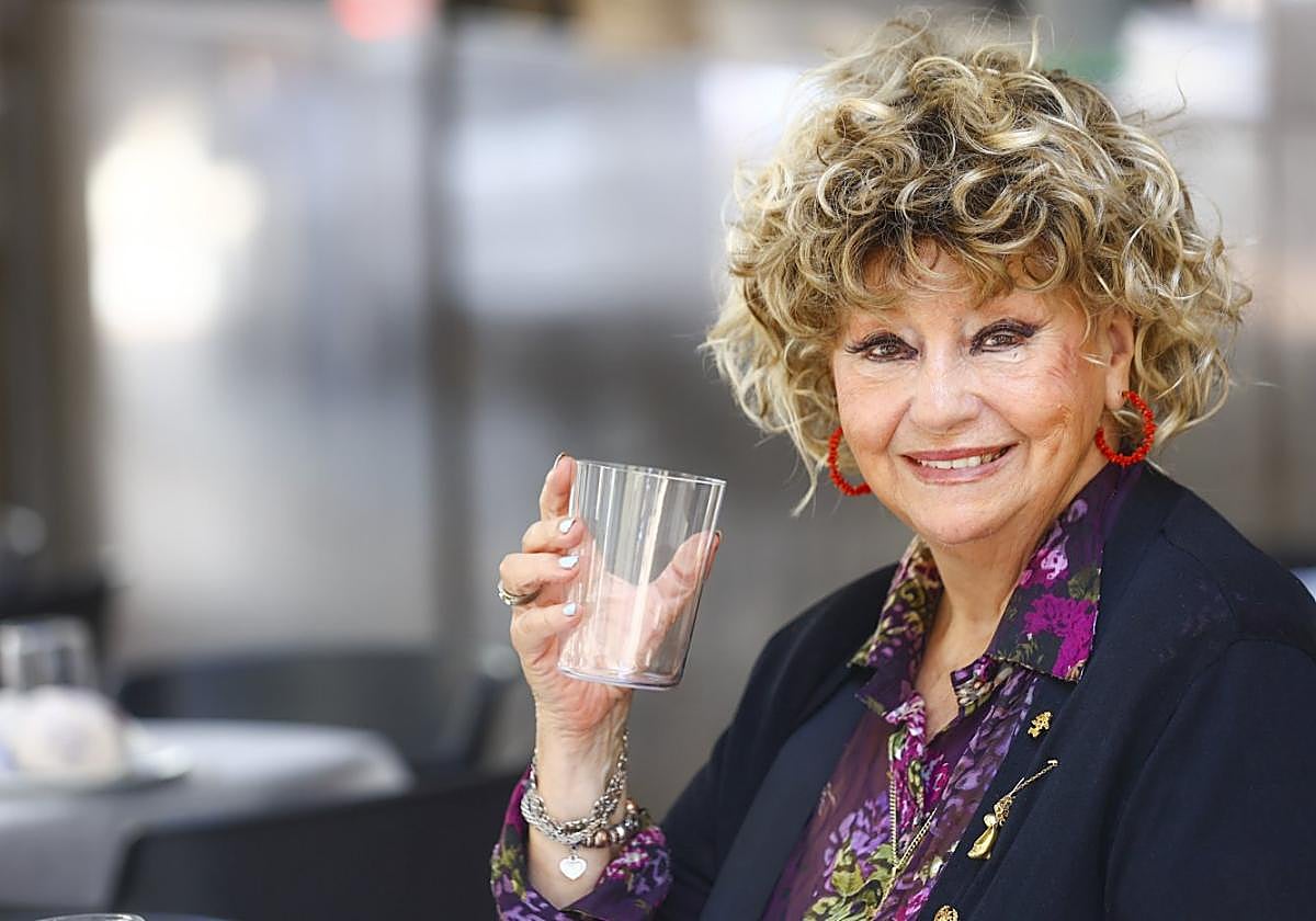 Mary Paz Pondal visita hoy Murcia para asistir a la proyección de la película 'Siempre en mi recuerdo'.