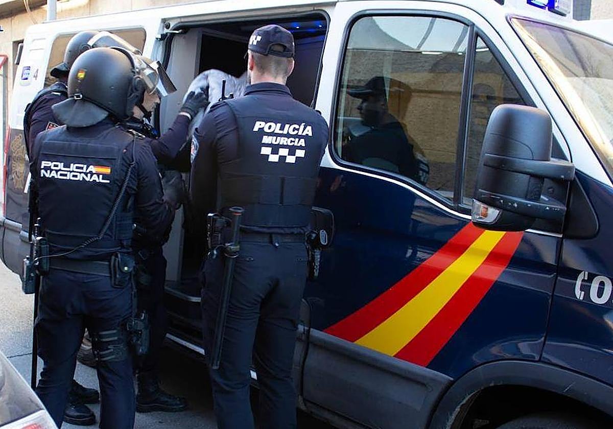 Agentes de la Policía Nacional, en una imagen de archivo.