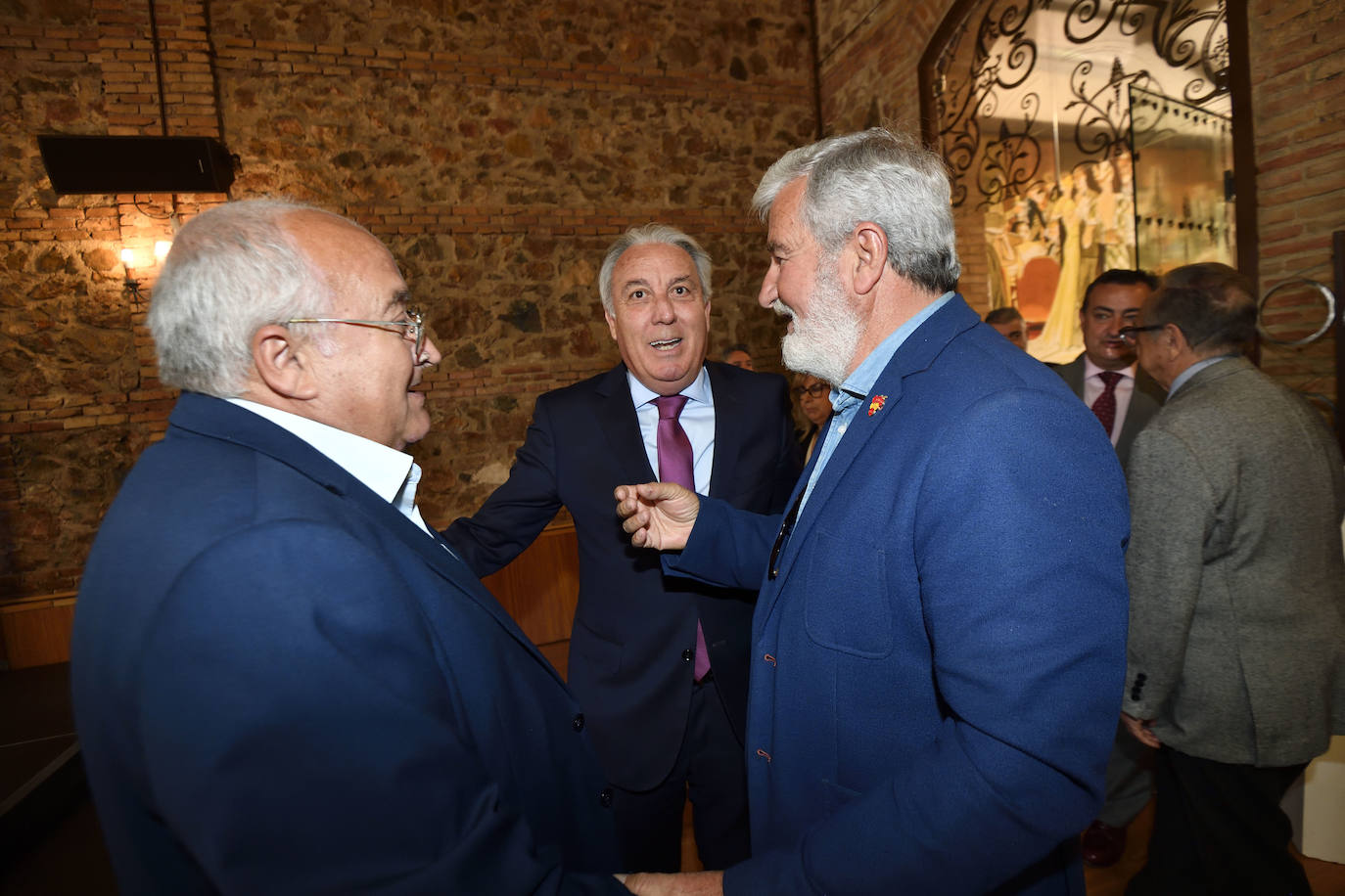 El foro-tertulia La Luz culmina su cuarta temporada con Miguel Padilla, de COAG