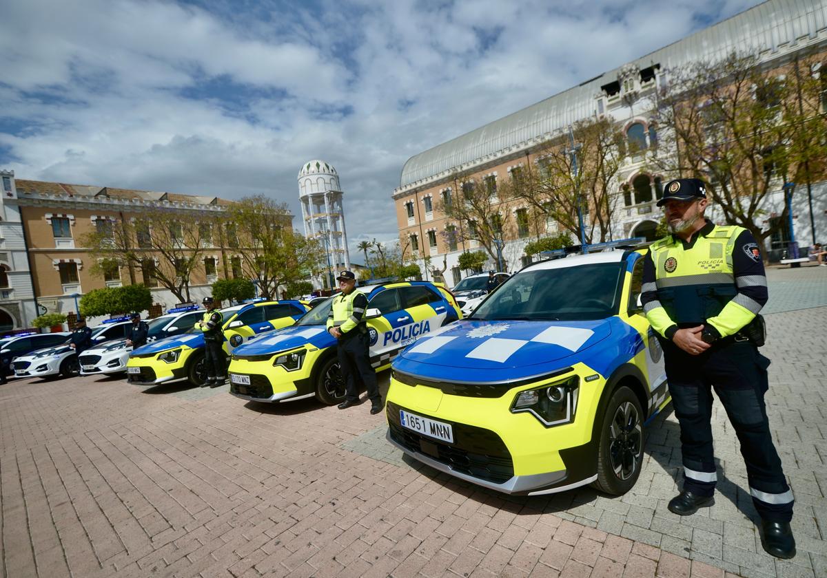 Presentación de los nuevos medios en el Cuartel de Artillería de Murcia.