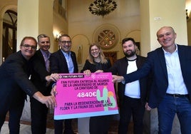 Emilio Cortés, José Manuel Jiménez, José Luján, María Senena Corbalán, José Antonio Fernández y Longinos Marín, en el edificio Convalecencia.