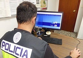 Un agente especializado de la Policía Nacional.