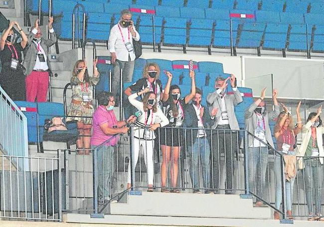 Celebración en el palco de La Rosaleda del ascenso a Segunda.