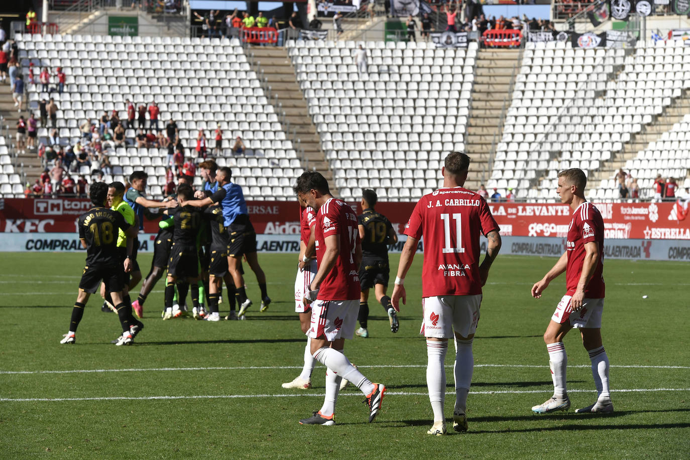 La derrota del Real Murcia frente al Castellón, en imágenes