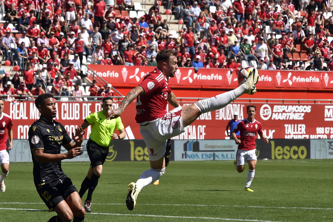 La derrota del Real Murcia frente al Castellón, en imágenes