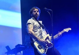 Rafa Val, cantante de Viva Suecia, durante su actuación en el Warm Up.