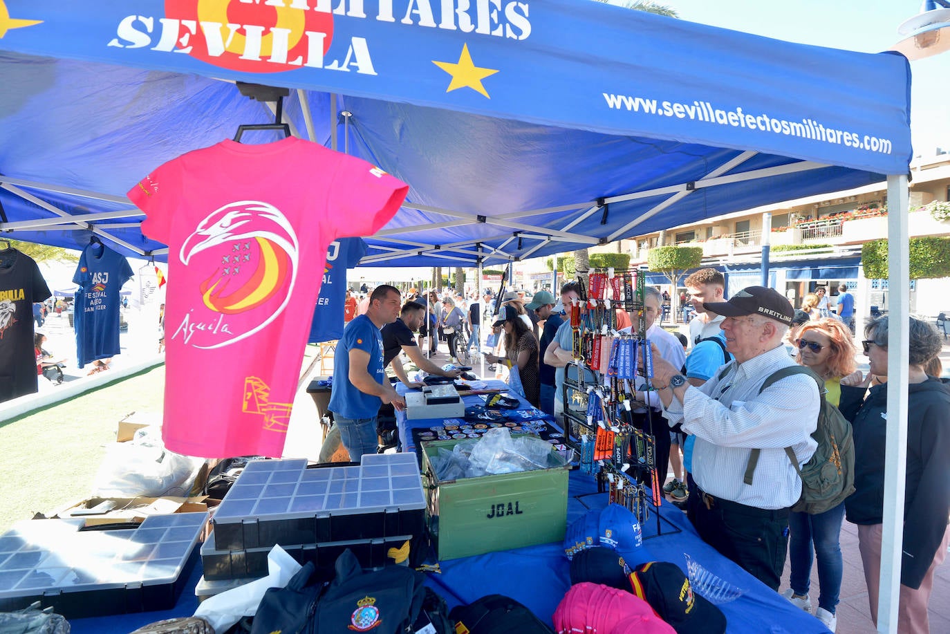 Ovaciones a la Patrulla Águila en el Festival Aéreo de San Javier