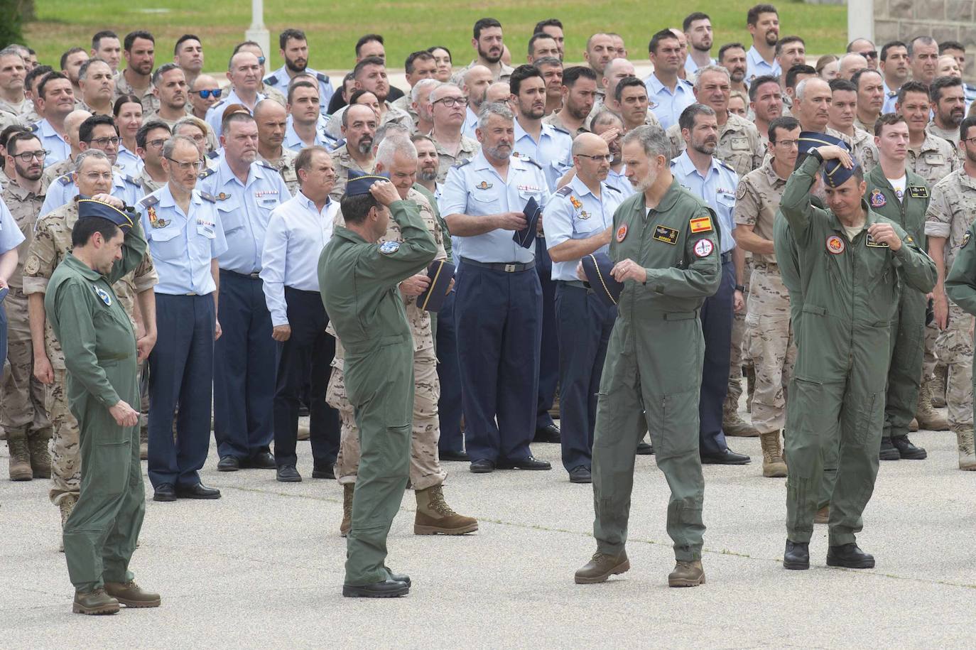 La visita del Rey Felipe VI a la Academia General del Aire, en imágenes