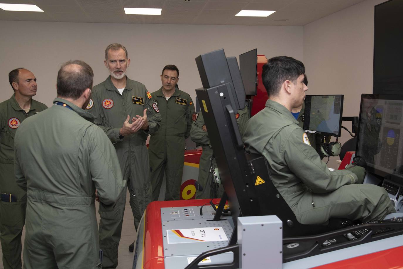 La visita del Rey Felipe VI a la Academia General del Aire, en imágenes