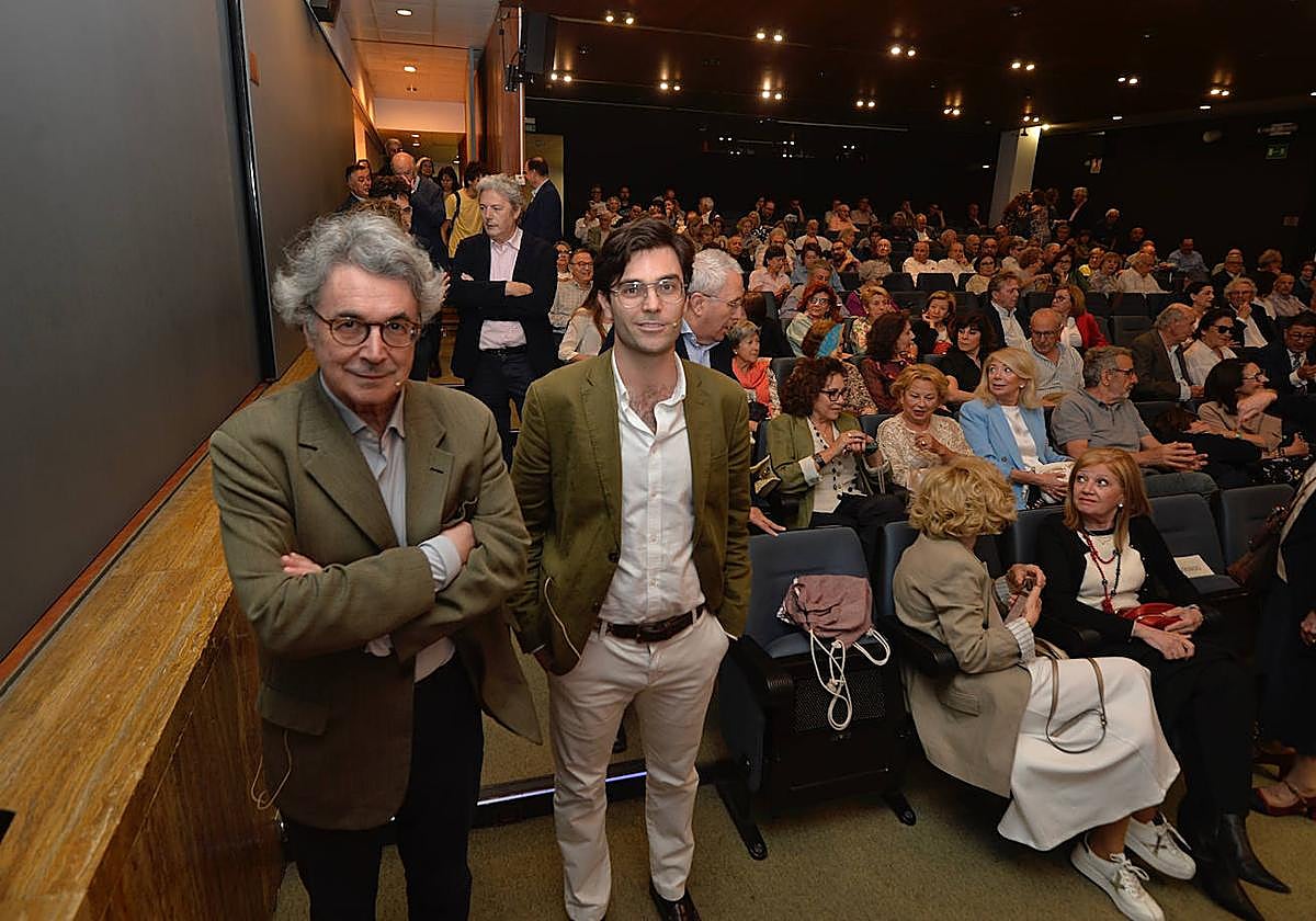 Las imágenes de Andrés Trapiello en el Aula de Cultura de LA VERDAD