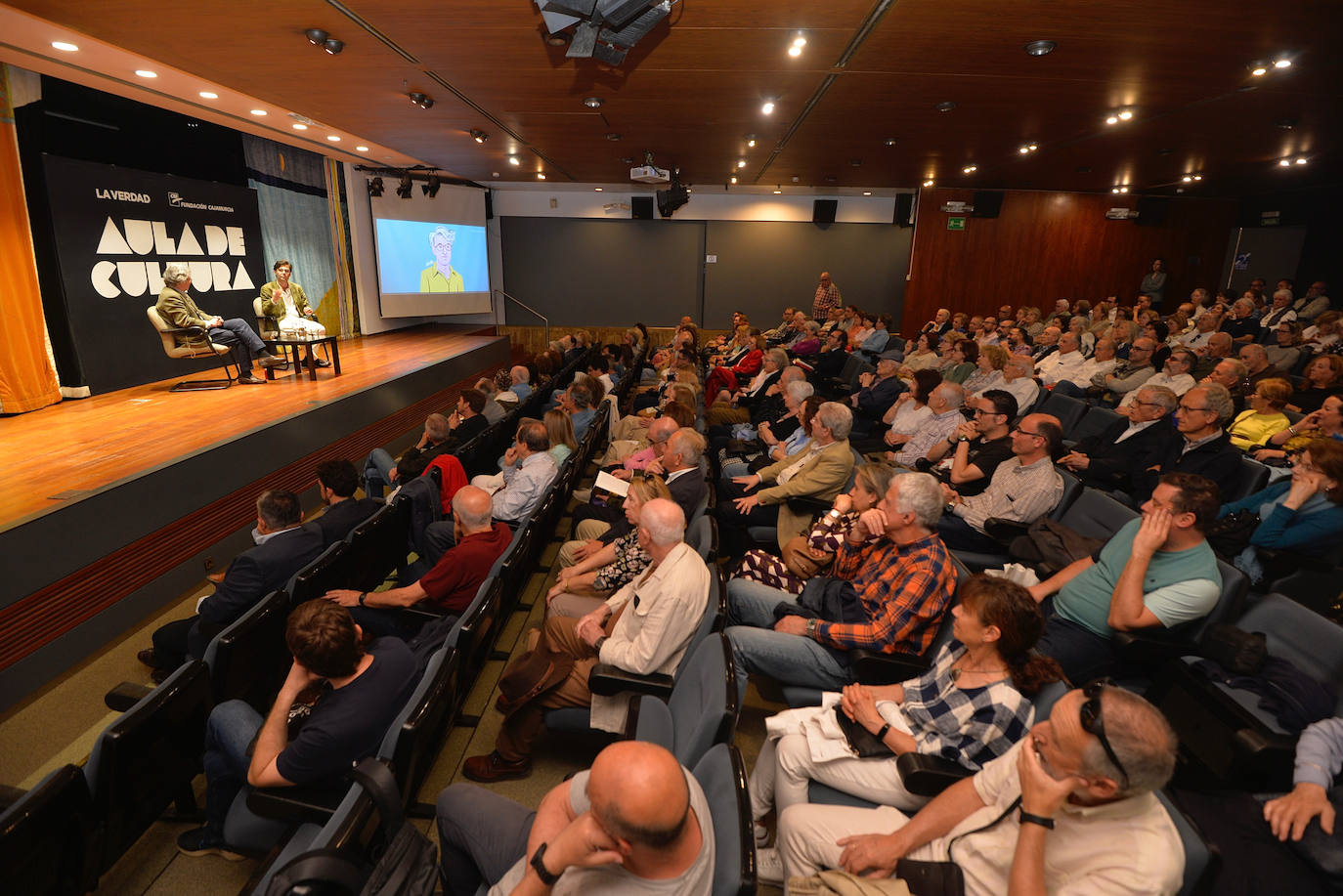 Las imágenes de Andrés Trapiello en el Aula de Cultura de LA VERDAD