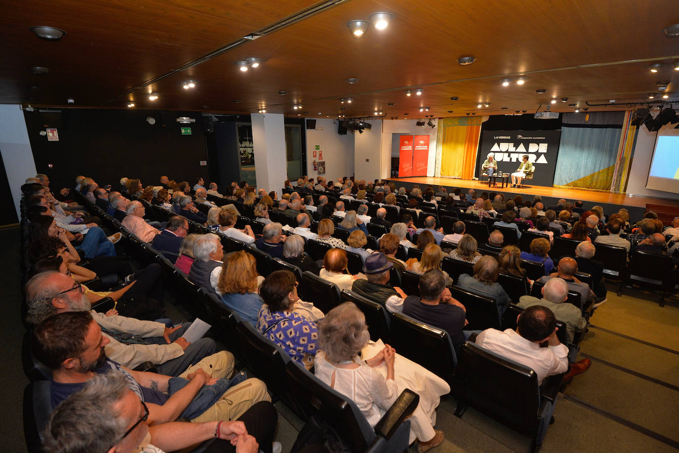 Las imágenes de Andrés Trapiello en el Aula de Cultura de LA VERDAD
