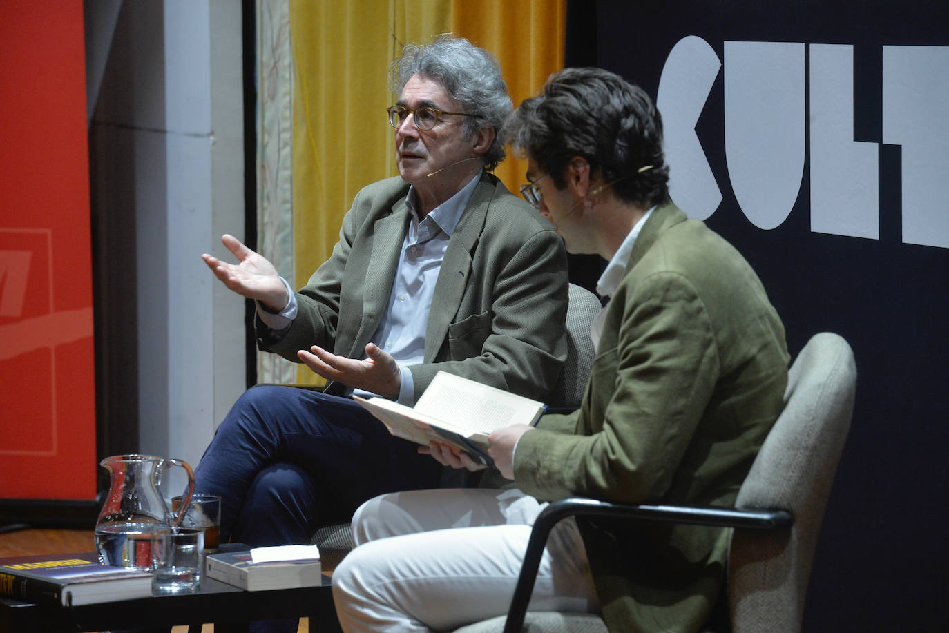 Las imágenes de Andrés Trapiello en el Aula de Cultura de LA VERDAD