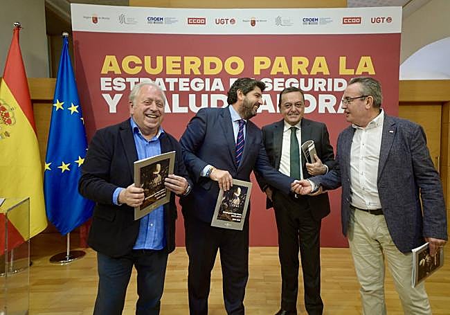 Antonio Jiménez, Fernando López Miras, José María Albarracín y Santiago Navarro, en el acto.