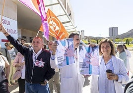 Trabajadores del Urgencias, en la protesta celebrada la semana pasada