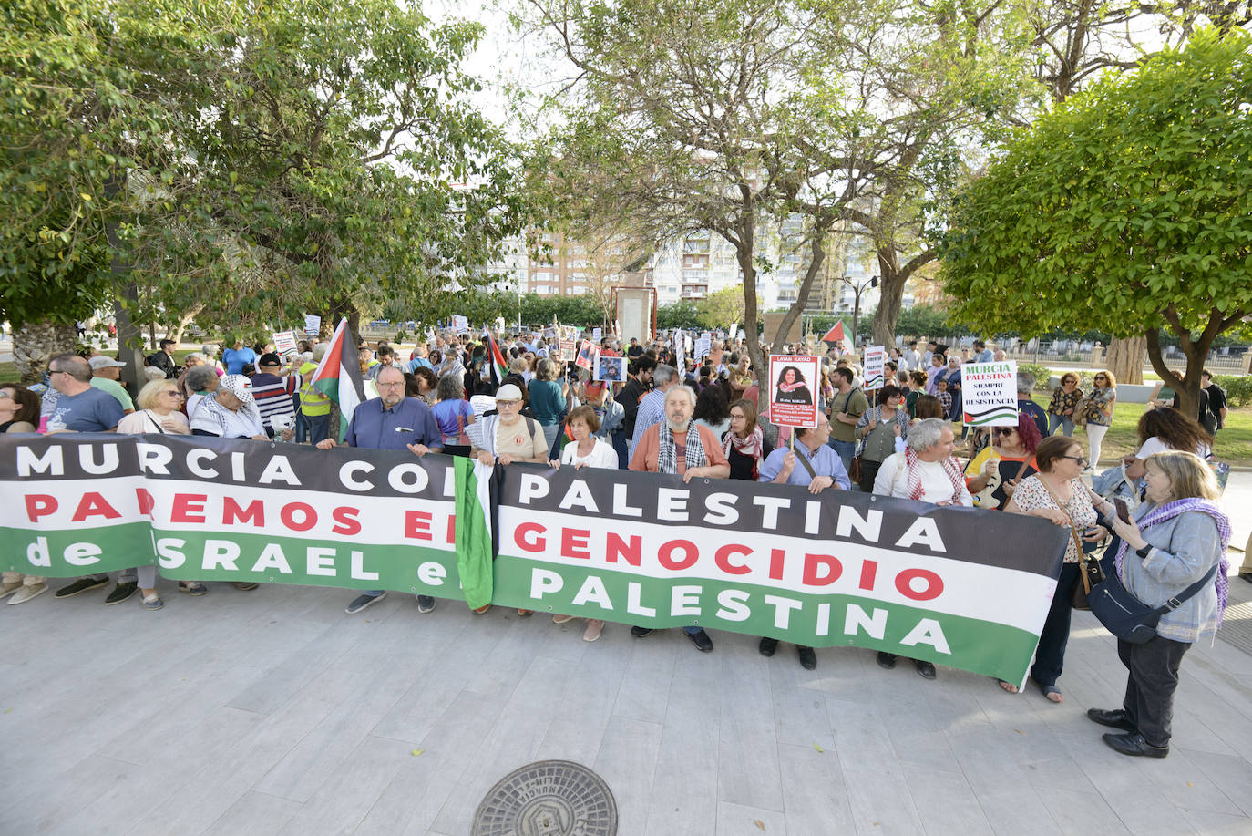 Las imágenes de la concentración en Murcia contra «el genocidio» en Rafah
