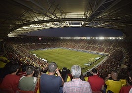 Panorámica del estadio Enrique Roca en el partido entre España y Colombia en 2017.