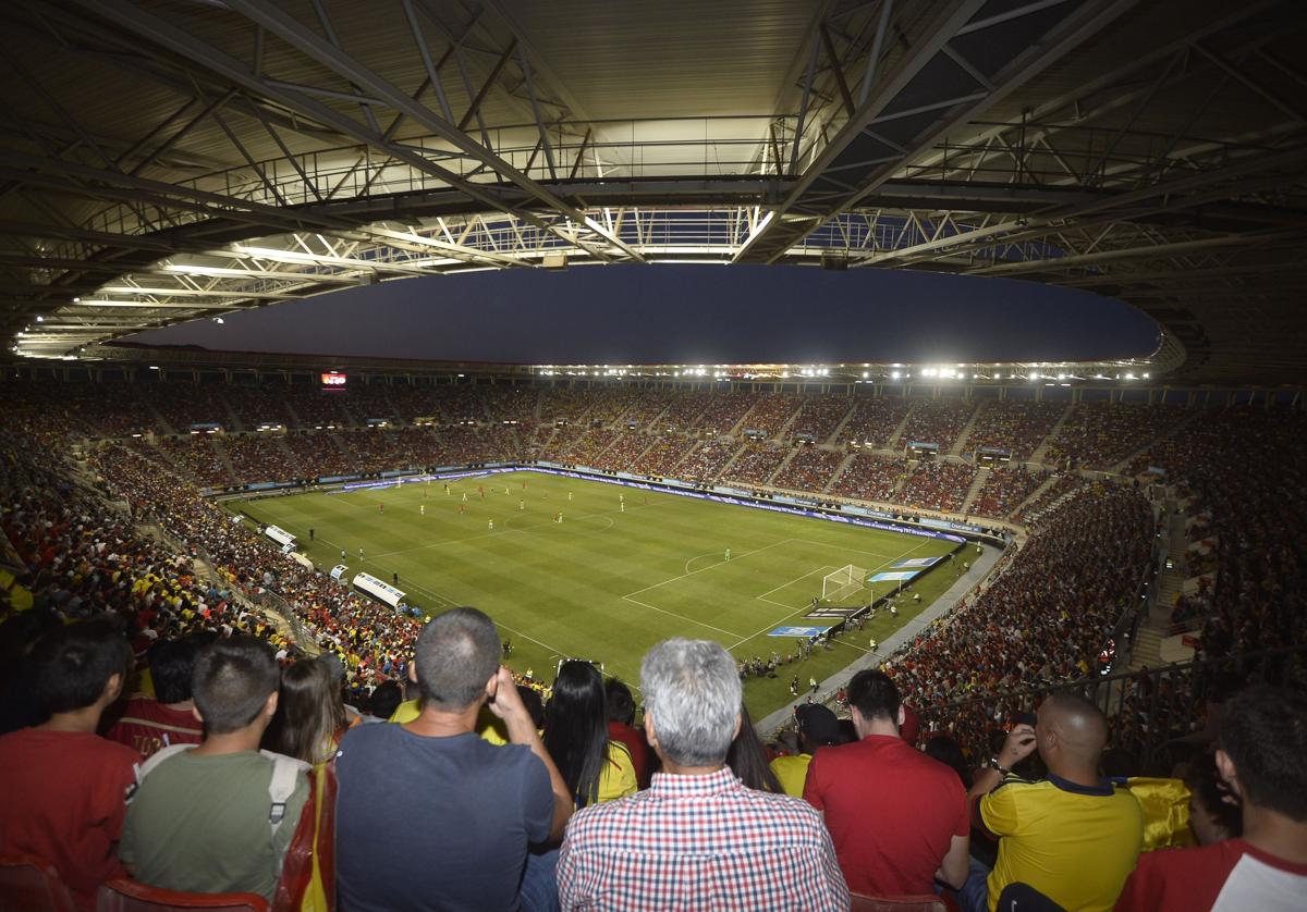 Panorámica del estadio Enrique Roca en el partido entre España y Colombia en 2017.