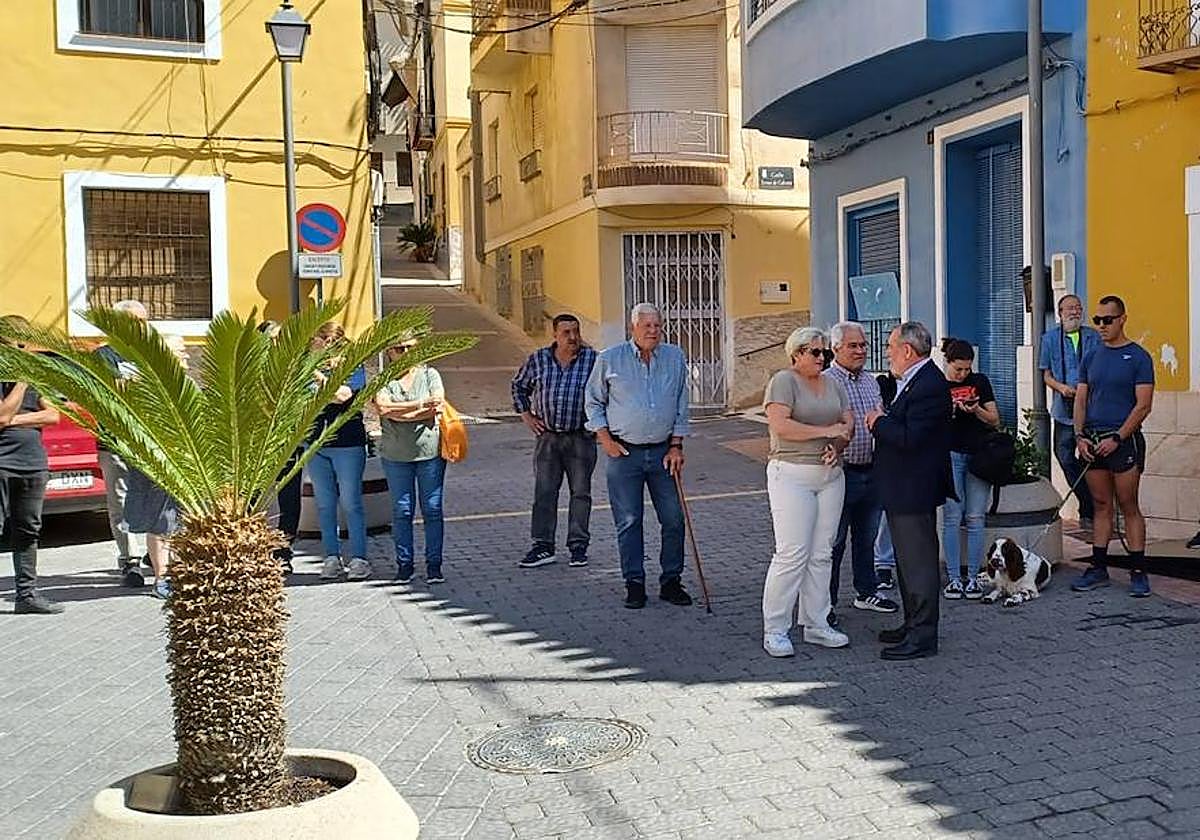 Minuto de silencio por la muerte de los tres vecinos de Ricote en el incendio.