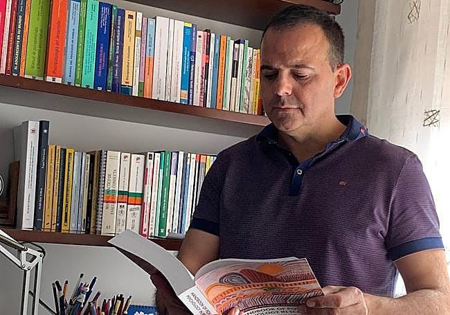 El catedrático José Antonio Piqueras.