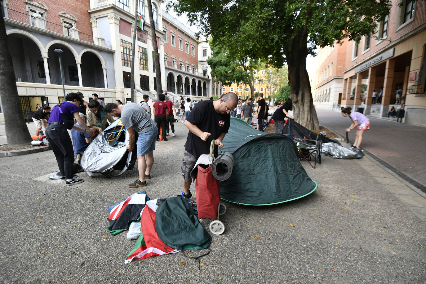 Las imágenes de la acampada de estudiantes de la UMU a favor de Palestina