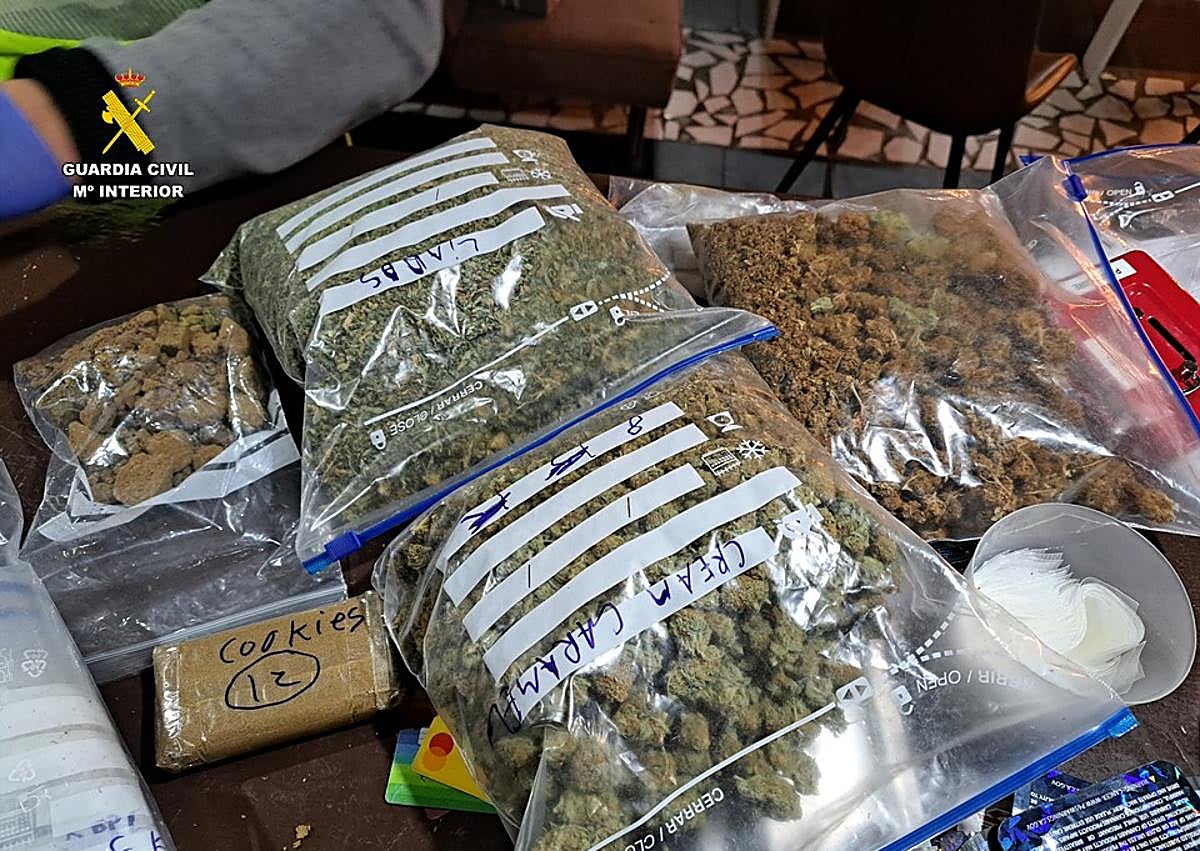 Imagen secundaria 1 - Imágenes de la 'Operación Primatum'