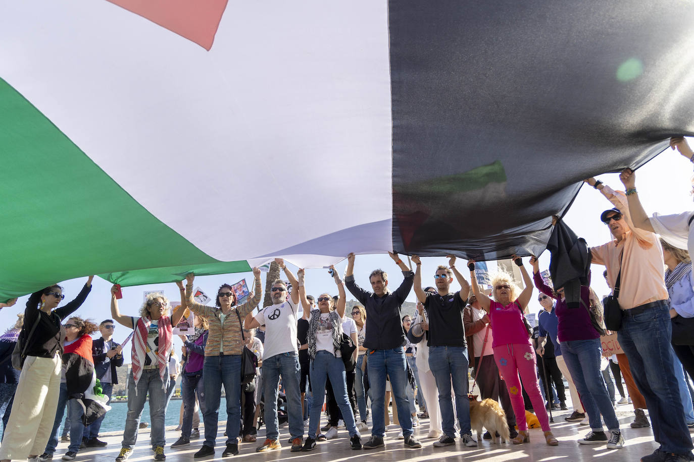 En imágenes, la protesta contra la escala del barco &#039;Borkum&#039; en Cartagena