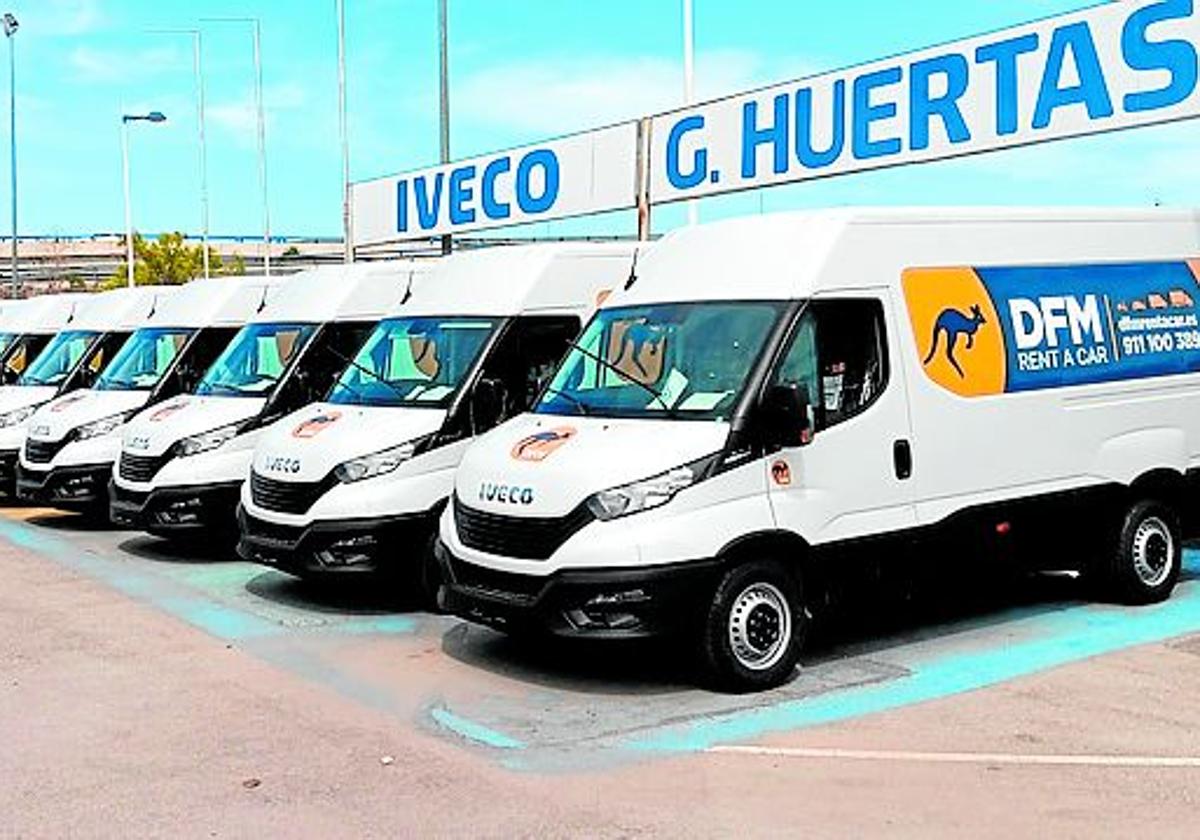 El concesionario IVECO va a entregar a la empresa de transportes un total de 265 furgonetas Daily.