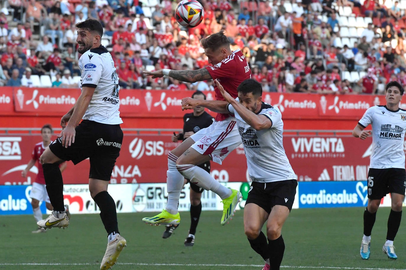 El empate del Real Murcia frente al Mérida, en imágenes