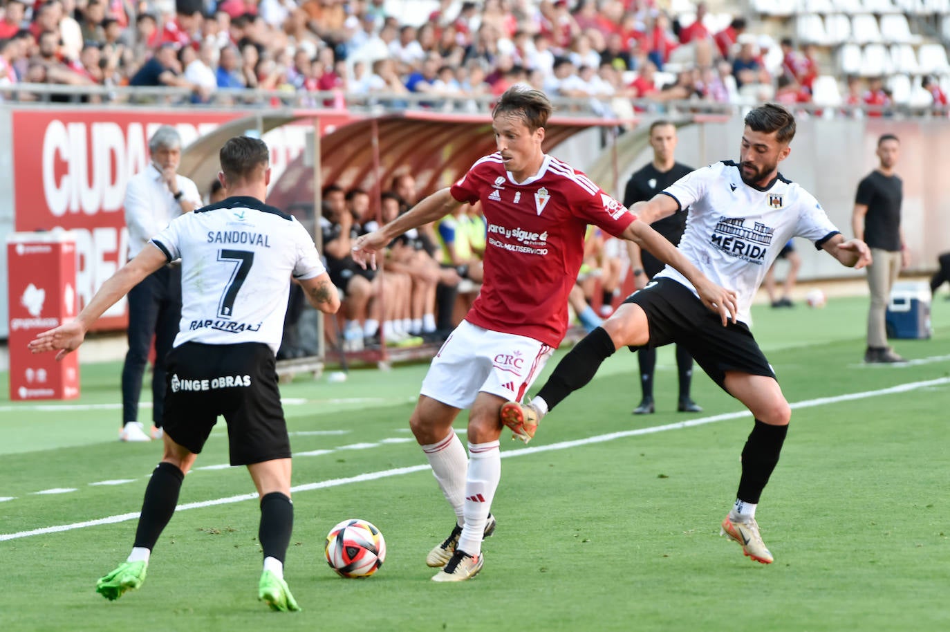 El empate del Real Murcia frente al Mérida, en imágenes
