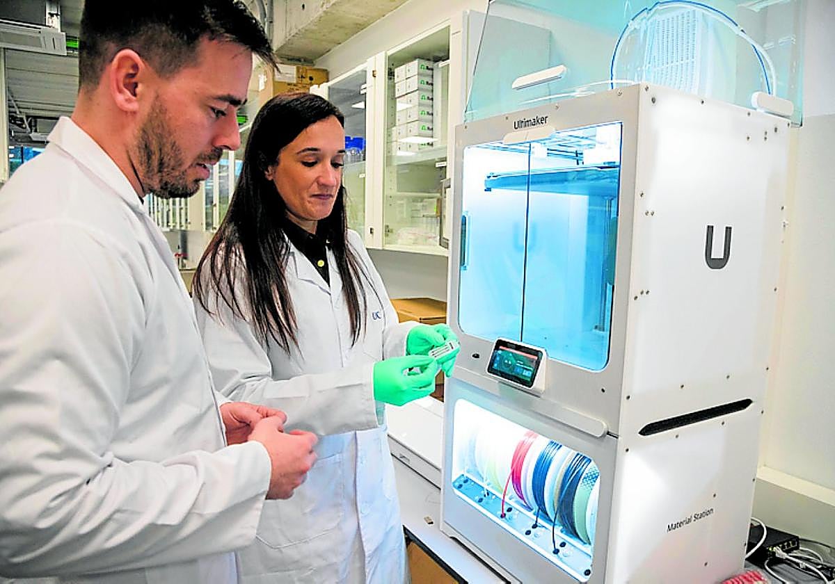 Investigadores de UCAM-SENS en la incubadora de la Universidad, convertida en un polo de atracción de inversión para investigación.