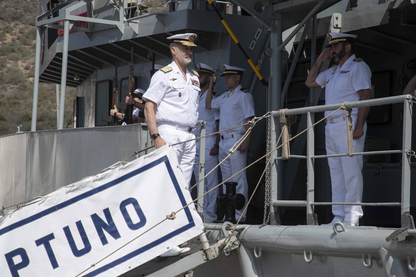 La visita del Rey Felipe VI a la Fuerza de Acción Marítima en Cartagena, en imágenes