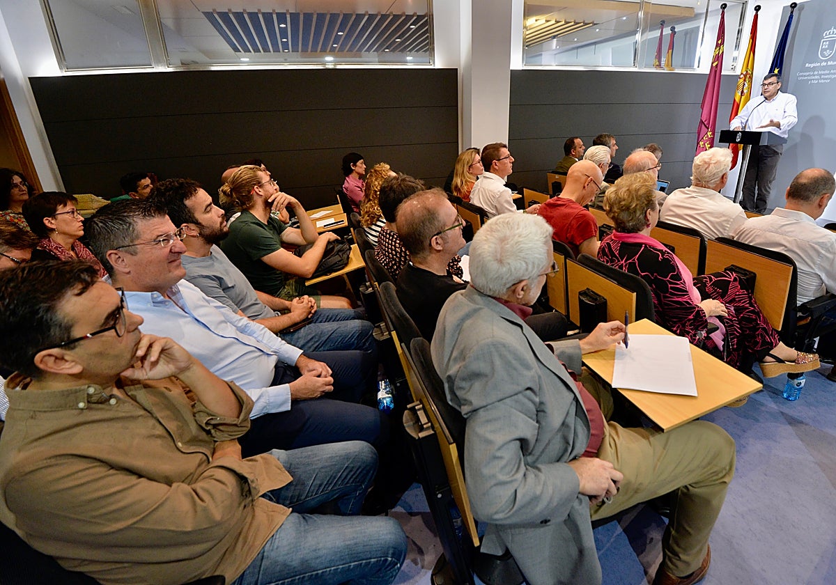 El investigador de la UPCT, Javier Gilabert, interviene en la jornada científica de este martes