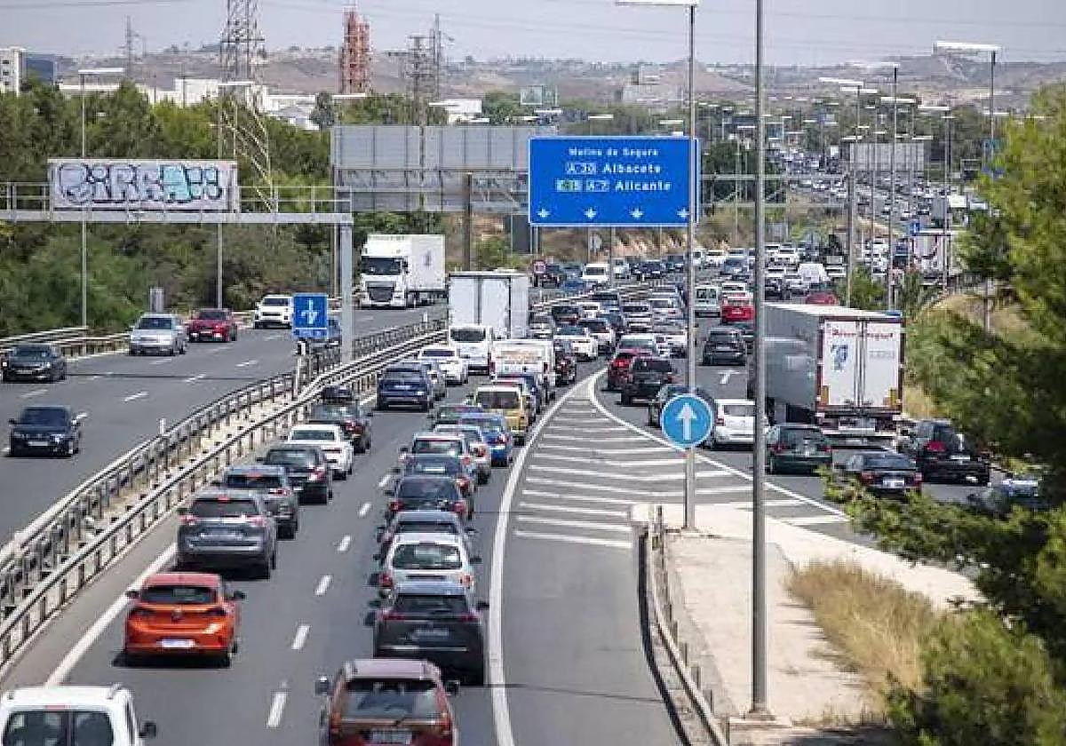 Retenciones en el nudo de Espinardo, en una imagen de archivo.