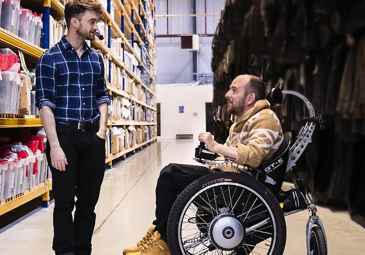 David Holmes junto al actor protagonista de Harry Potter, Daniel Radcliffe.