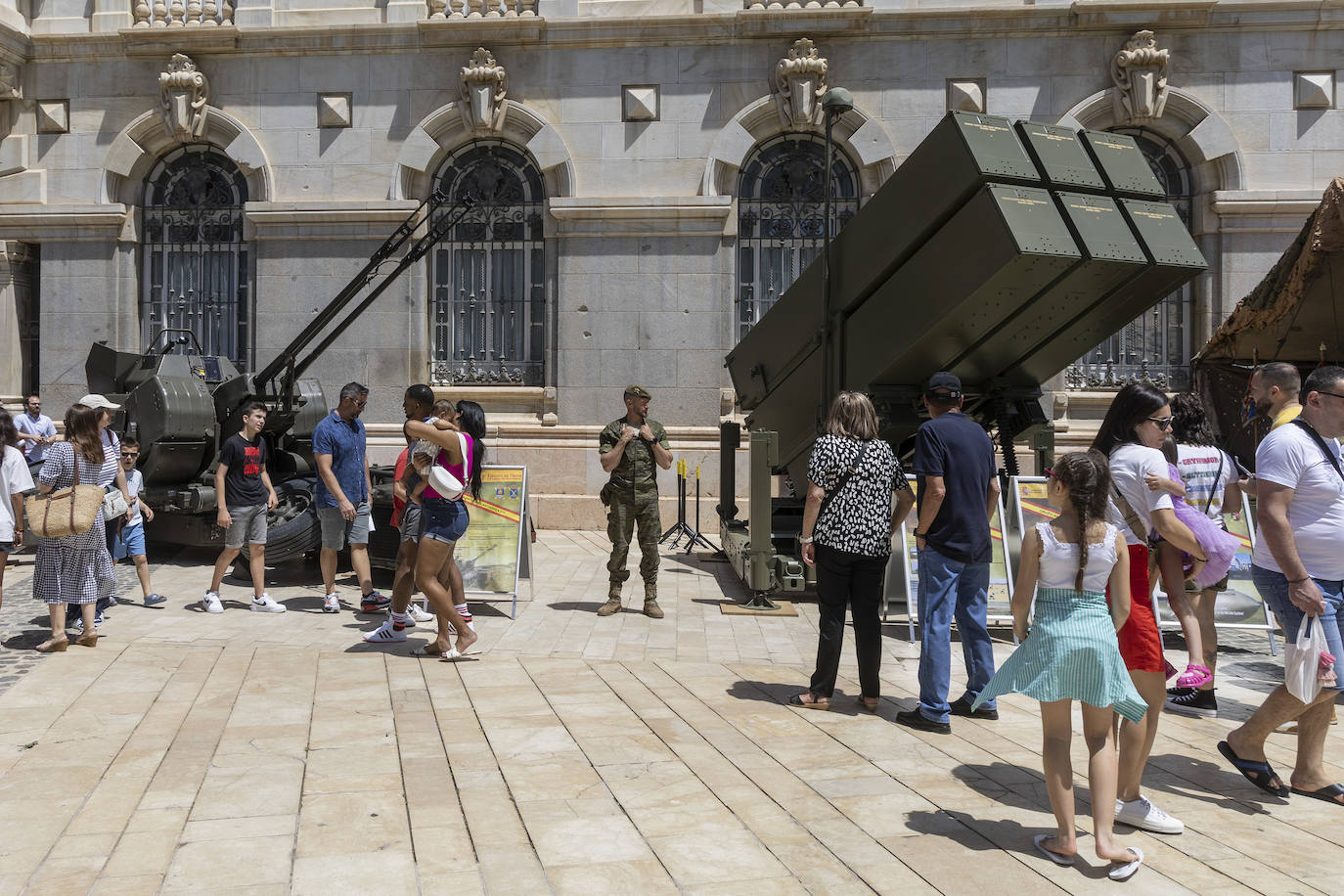 El Día de las Fuerzas Armadas este sábado en Cartagena, en imágenes