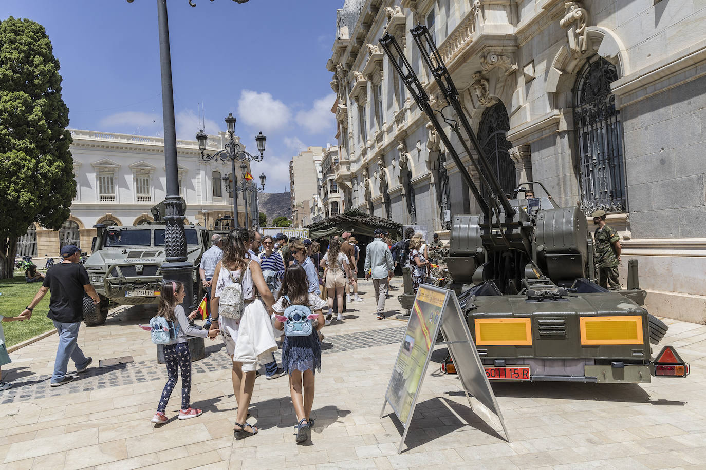 El Día de las Fuerzas Armadas este sábado en Cartagena, en imágenes