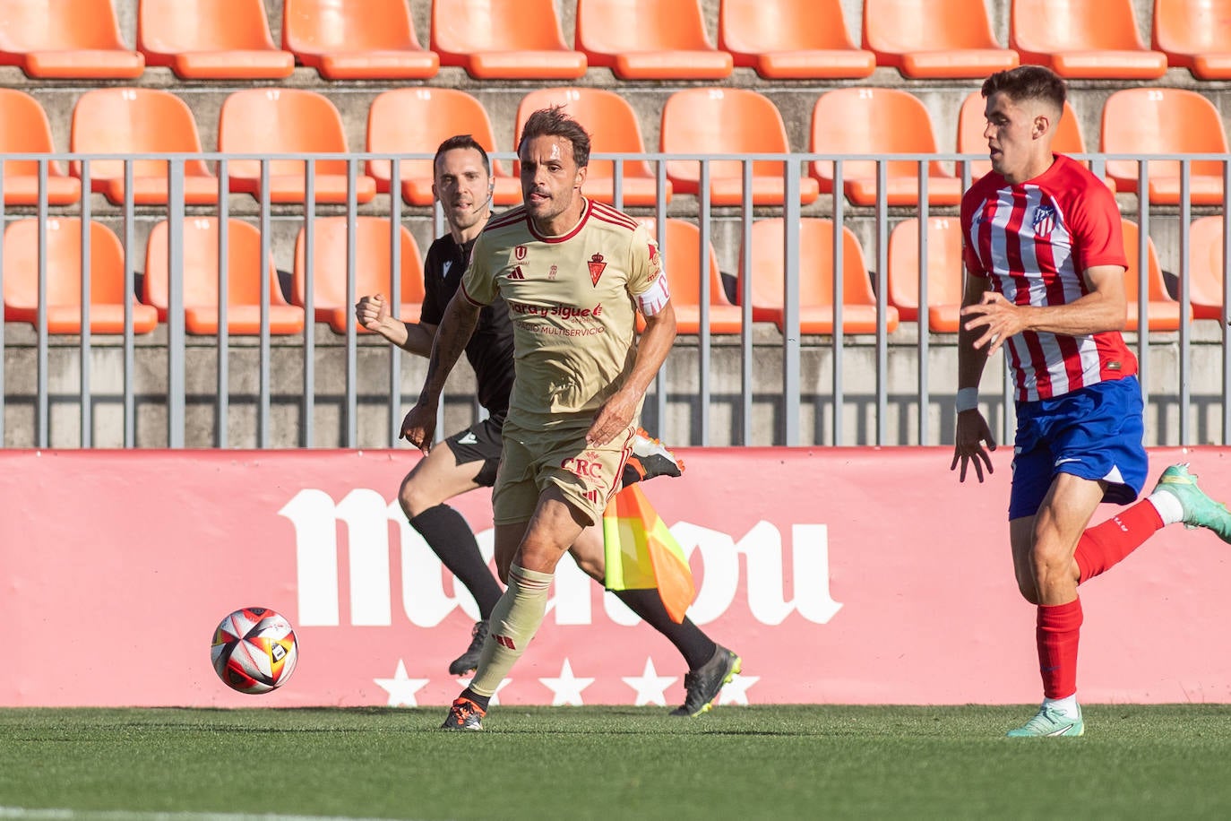 La derrota del Real Murcia frente al Atleti B, en imágenes