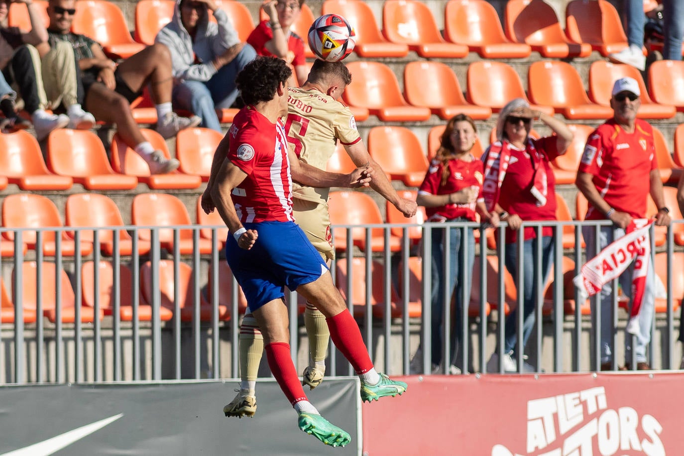 La derrota del Real Murcia frente al Atleti B, en imágenes