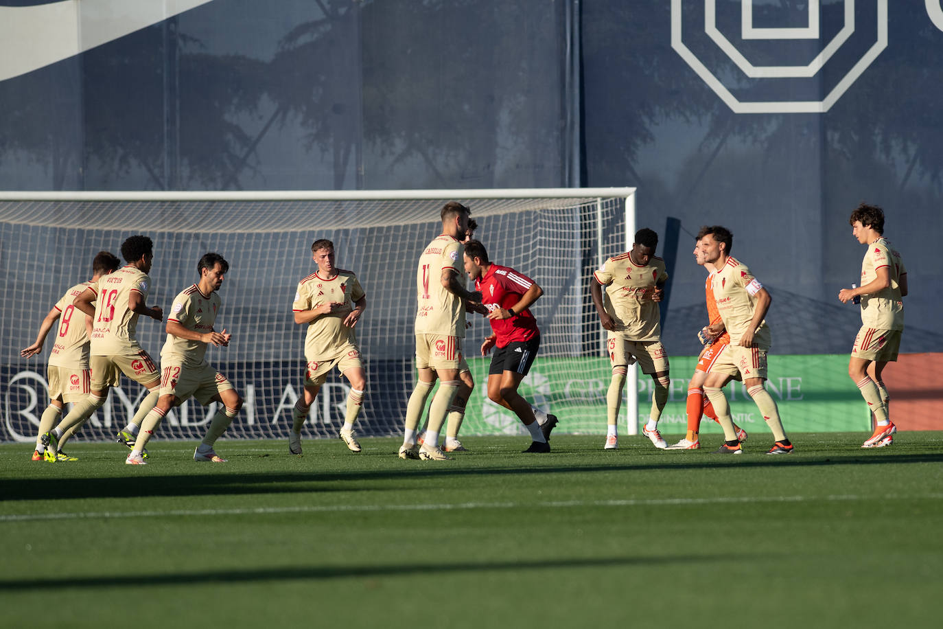 La derrota del Real Murcia frente al Atleti B, en imágenes