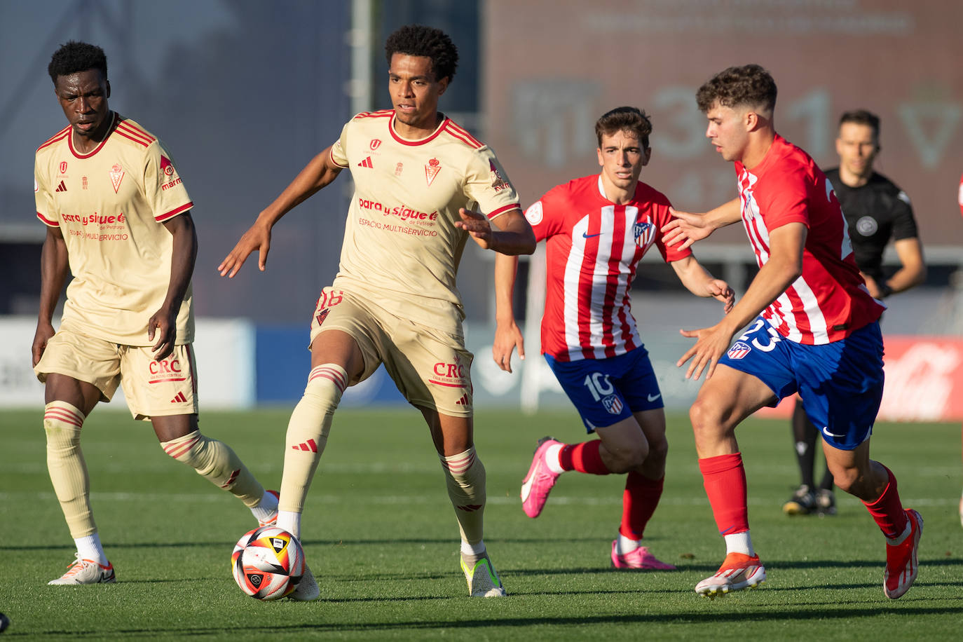 La derrota del Real Murcia frente al Atleti B, en imágenes