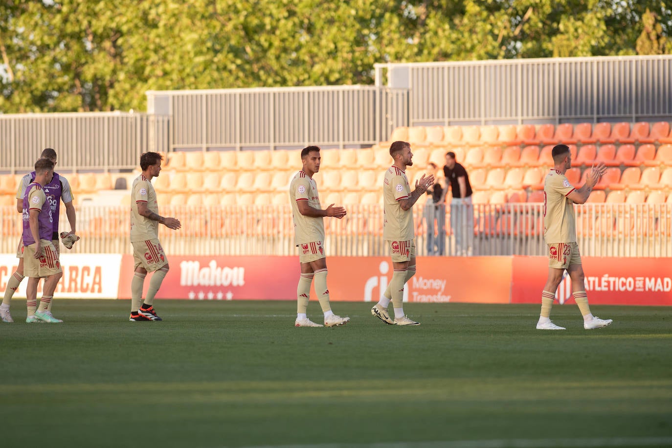 La derrota del Real Murcia frente al Atleti B, en imágenes