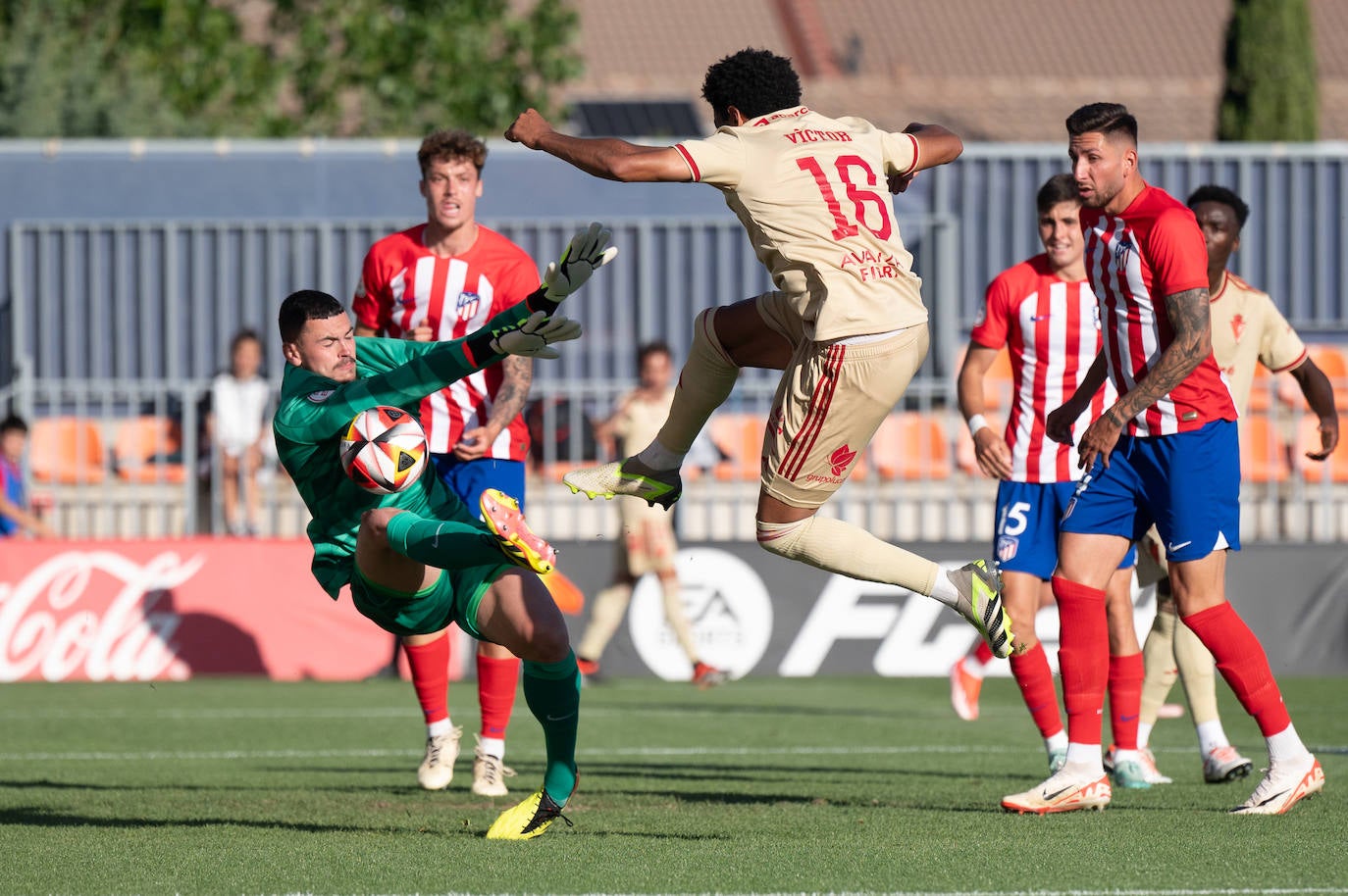 La derrota del Real Murcia frente al Atleti B, en imágenes