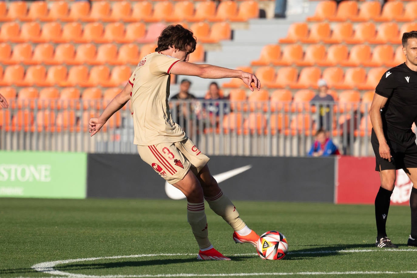 La derrota del Real Murcia frente al Atleti B, en imágenes