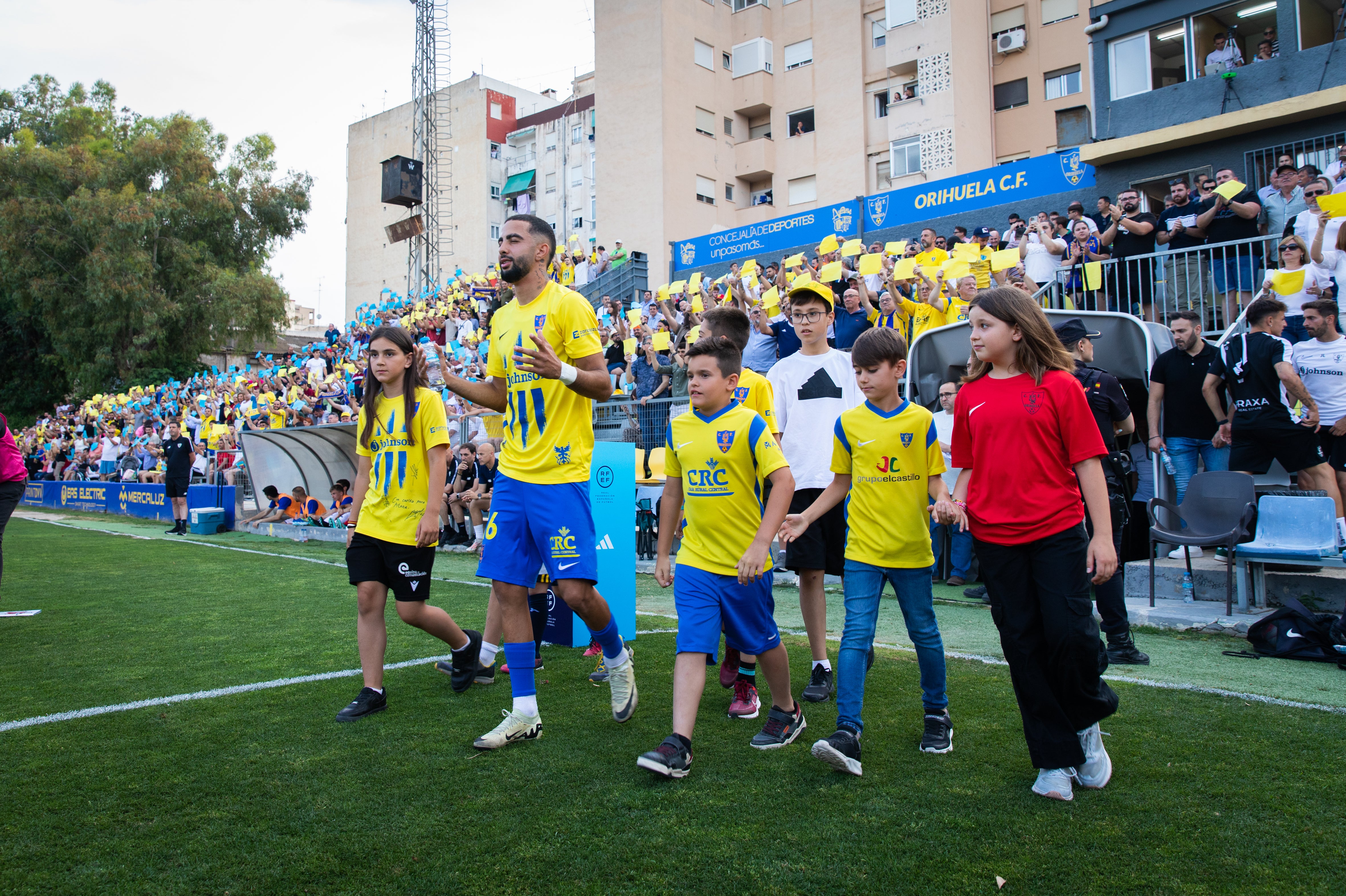 Las imágenes del partido entre el Orihuela y el Barakaldo en Los Arcos